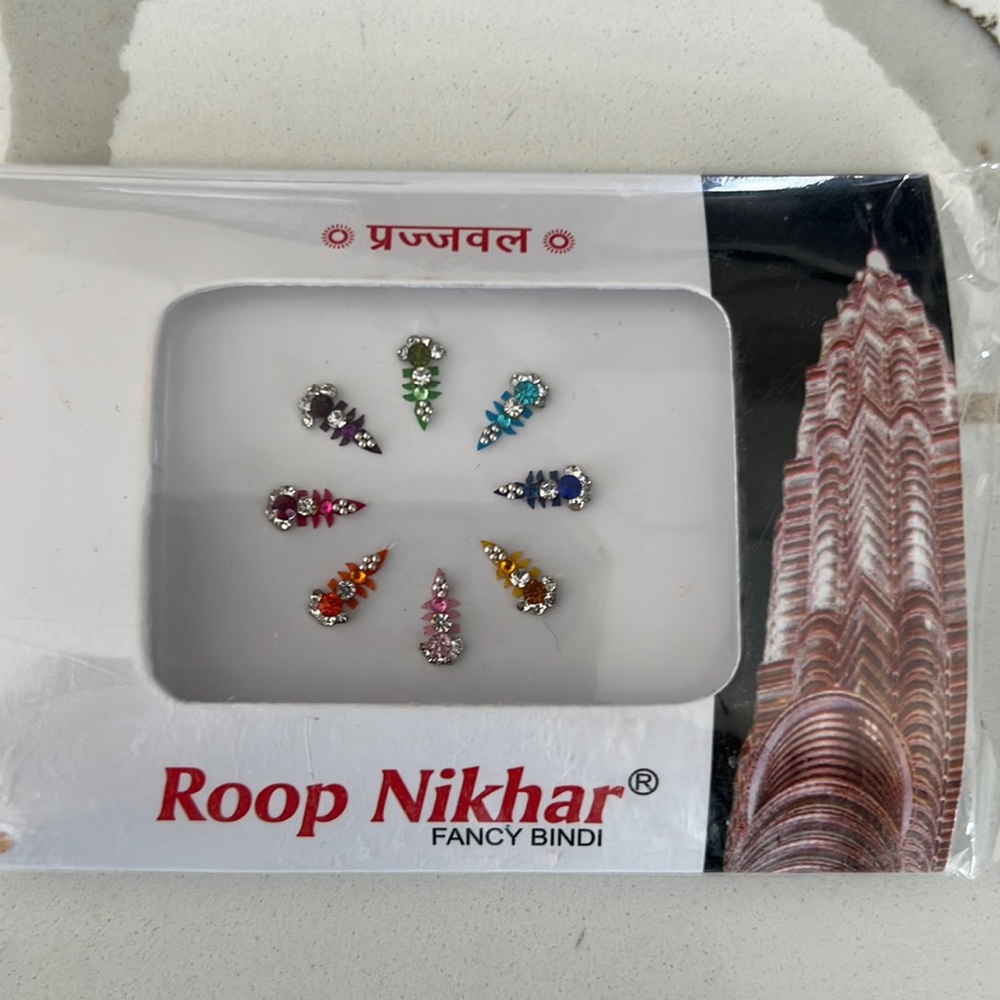 Long bindi